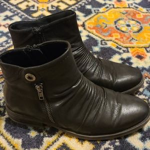 Baretraps black ankle boots